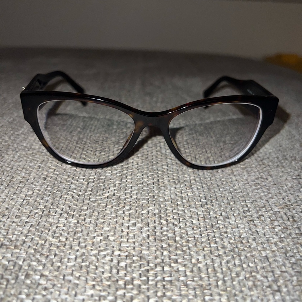 Eyeglass